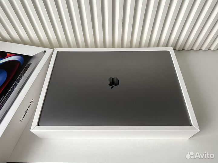 Новый MacBook Pro 16’’ Core i7 512/16 GB