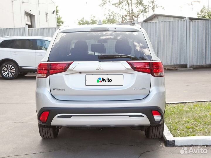 Mitsubishi Outlander 2.0 CVT, 2022