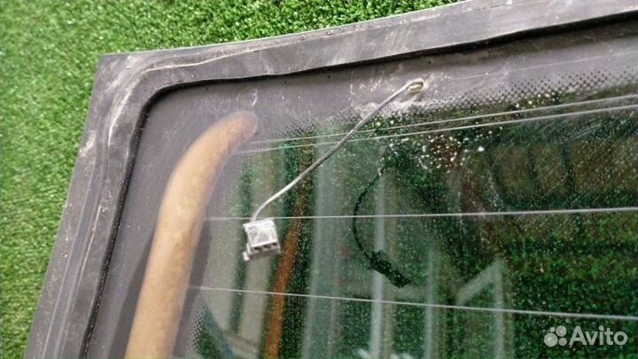 Стекло двери багажника Skoda Yeti 2009-2018