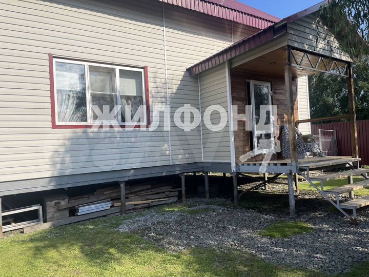 Дом 154,4 м² на участке 9,2 сот.