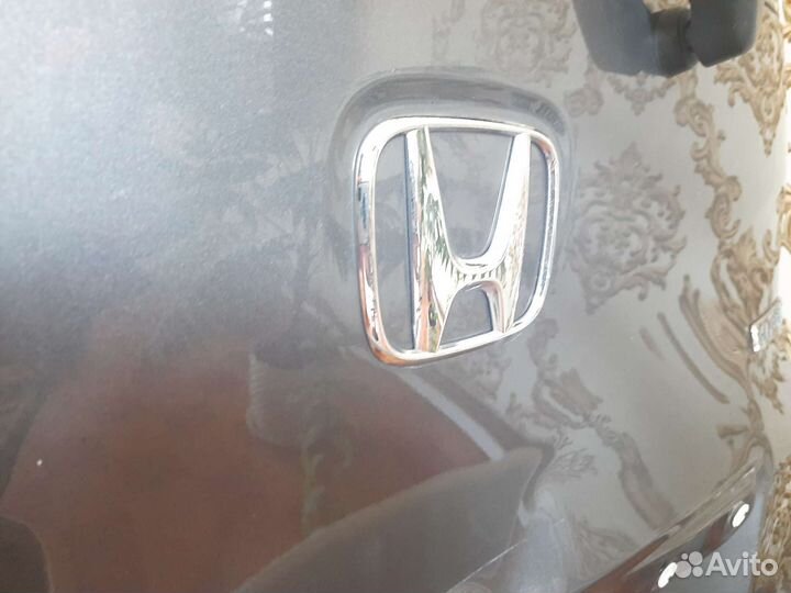 Дверь на Honda Freed Spike