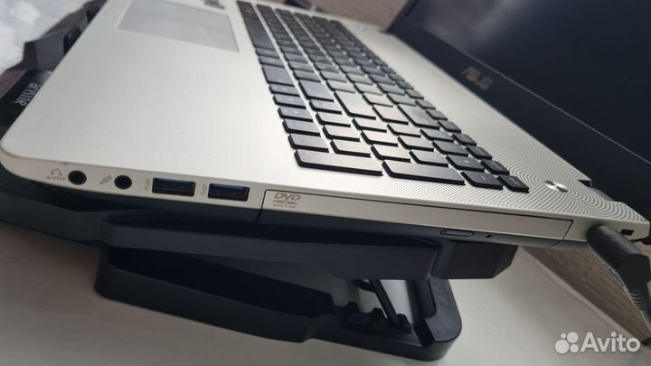 Ноутбук asus N56V