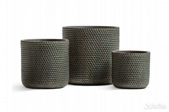 Большой цветочный горшок