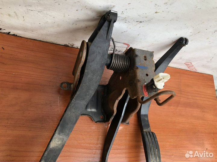 Педальный узел Renault Logan