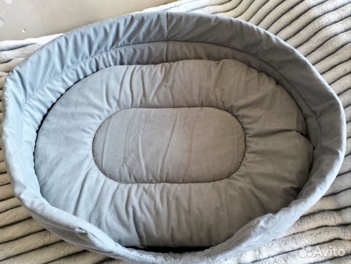 Лежанка для собак и кошек