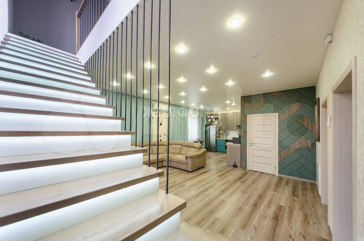 Коттедж 240,9 м² на участке 7 сот.