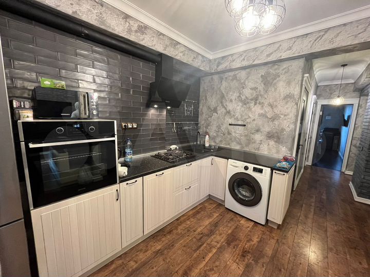 2-к. квартира, 60 м², 2/4 эт.