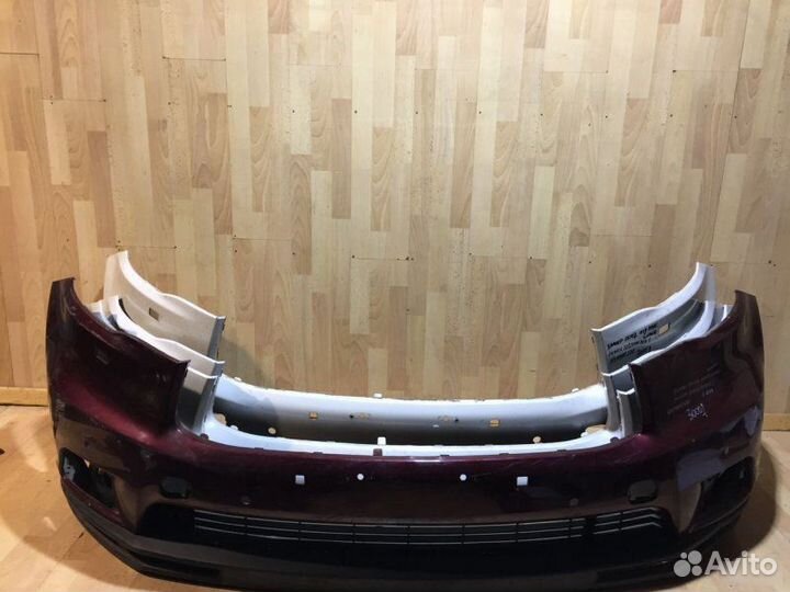 Бампер передний Toyota