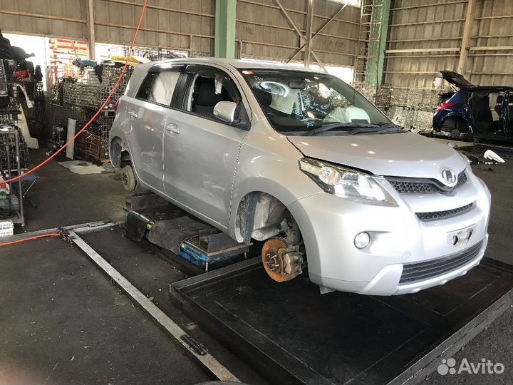 Декоративная крышка двигателя Toyota Ist NCP110