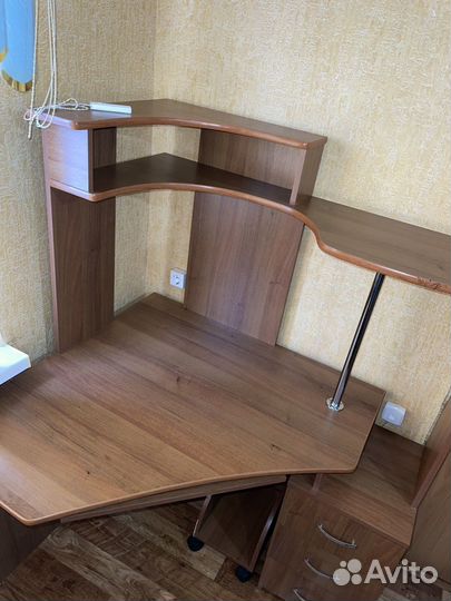 Стол компьютерный угловой б/у