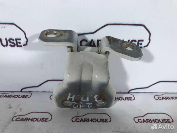 Петля двери задняя правая Mazda Familia 1.5 2001