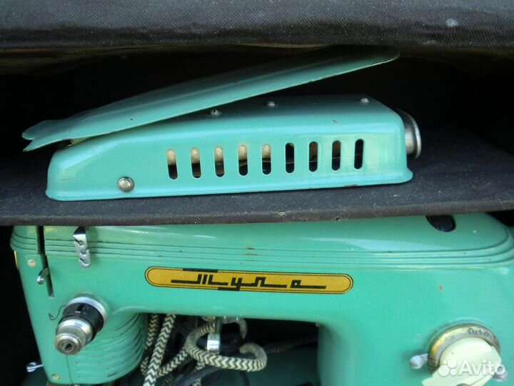 Электрическая швейная машинка Тула.СССР. 60-е годы