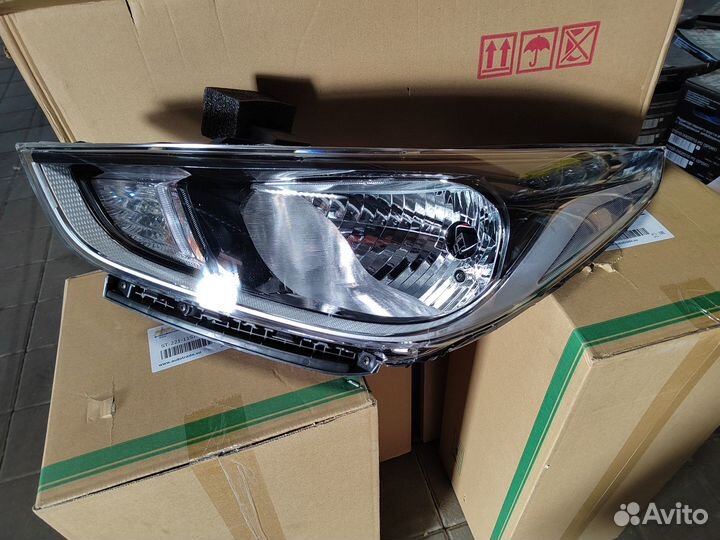 Блок-фара Хундай Solaris 17-20 лев/пр