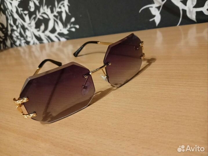 Солнцезащитные очки женские