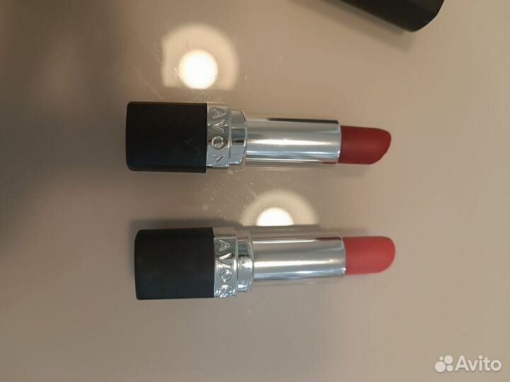 Помада avon