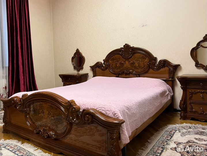 Спальный гарнитур