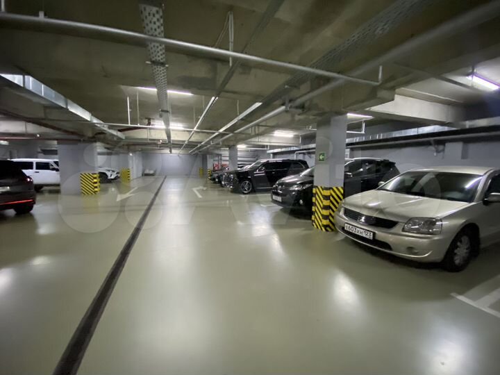 Машиноместо, 13 м²