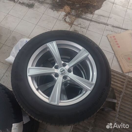 Комплект 4шт. оригинальных колес Volvo лето