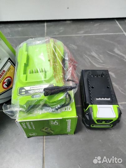 Снегоуборщик аккумуляторный greenworks 40V