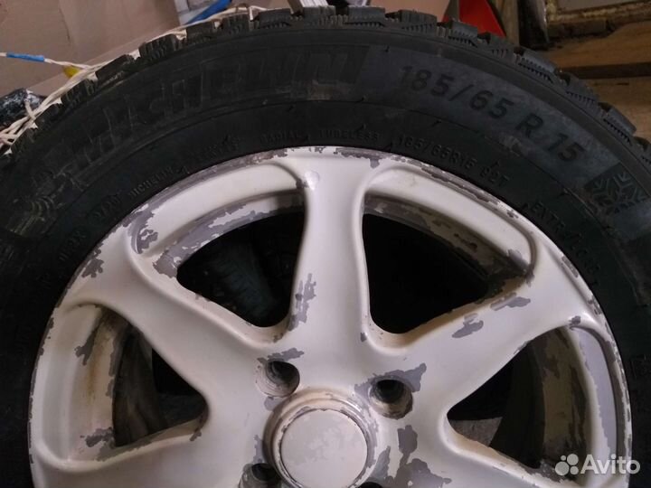 R15 Michelin X-Ice North 4 185/65, PCD 4x114.3 DIA 17