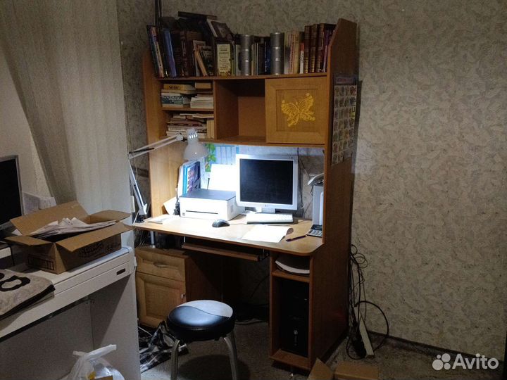 Компьютерный стол