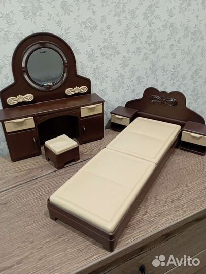 Игрушки, мебель для кукол