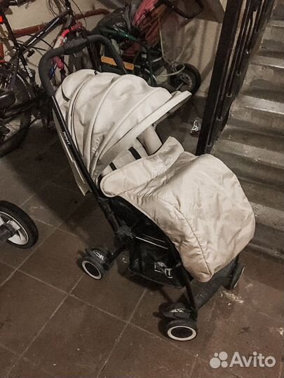 Коляска прогулочная