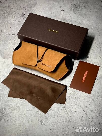 Солнцезащитные очки tom ford