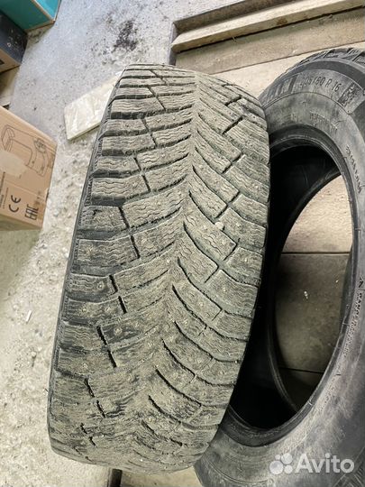 Michelin X-Ice North 4 205/60 R16