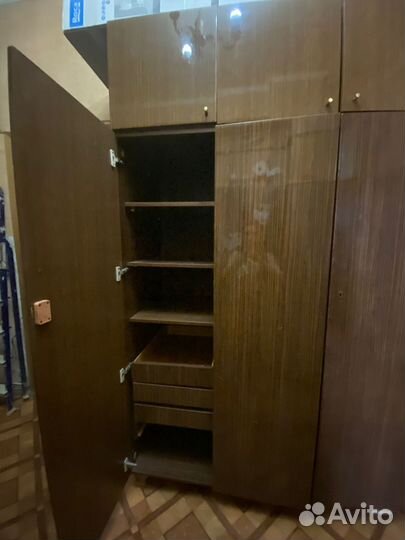 Шкаф