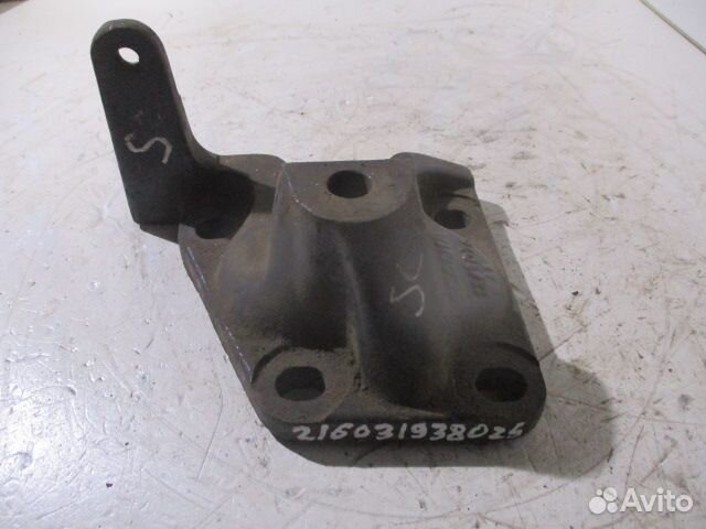 Кронштейн кабины передний правый Scania 1343076