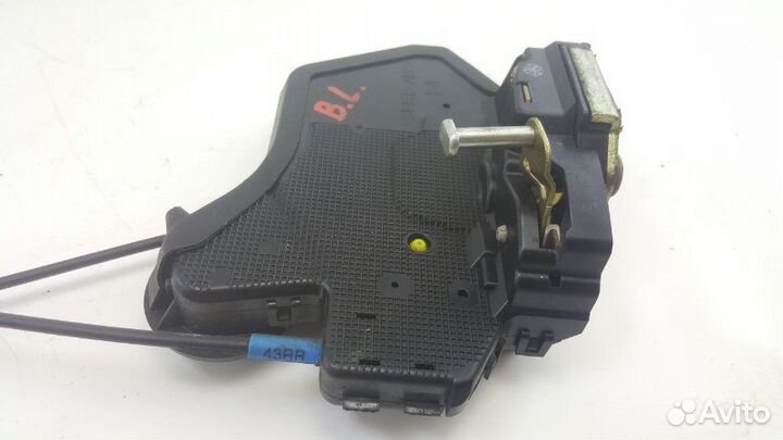 Замок двери задний левый Toyota Mark X GRX120