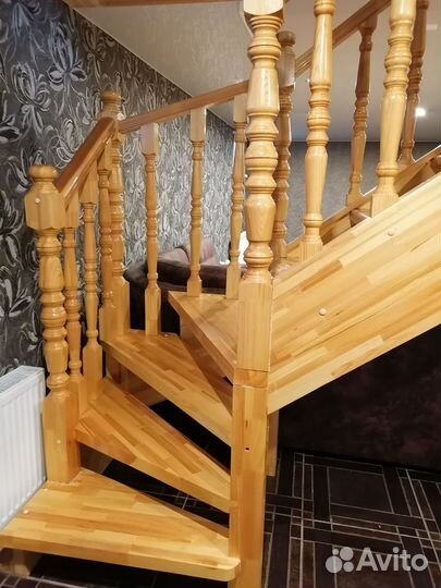 Деревянные лестницы. Плотник