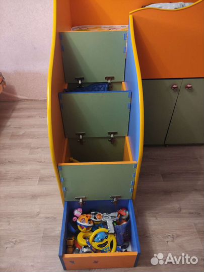 Кровать-чердак с матрасом