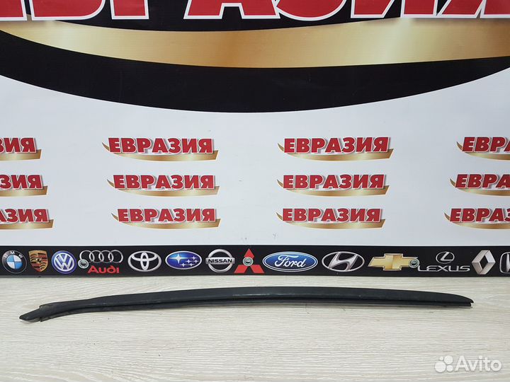 Молдинг лобового стекла правый BMW 3-Series F30