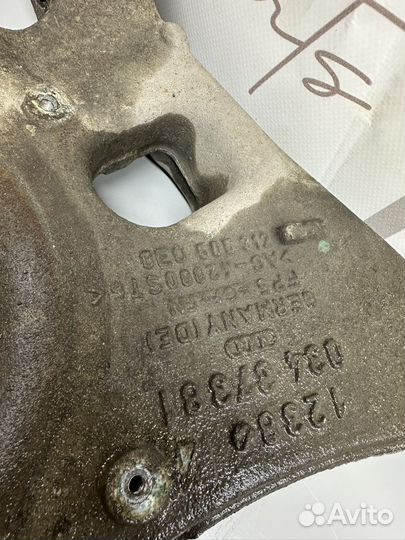 Рычаг задний нижный правый A4 B7