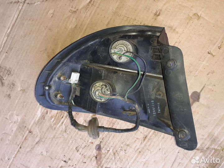 Фонарь задний правый Мазда 323F 94-98 г.в