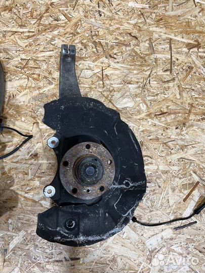 Кулак поворотный передний Bmw 6 Серия F06 N63