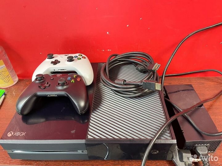 Игровая приставка Microsoft Xbox One 500 гб HDD