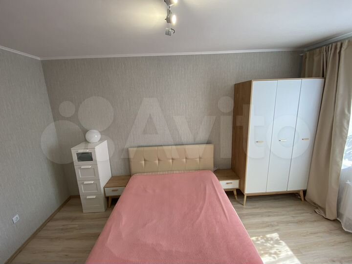 1-к. квартира, 42 м², 8/12 эт.