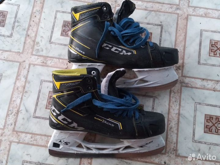 Коньки для хоккея с мячом