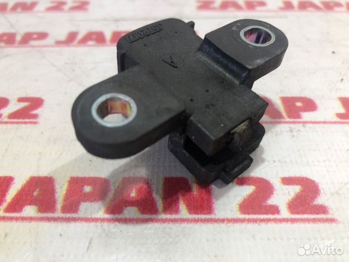 Датчик положения коленвала Mitsubishi Pajero Io
