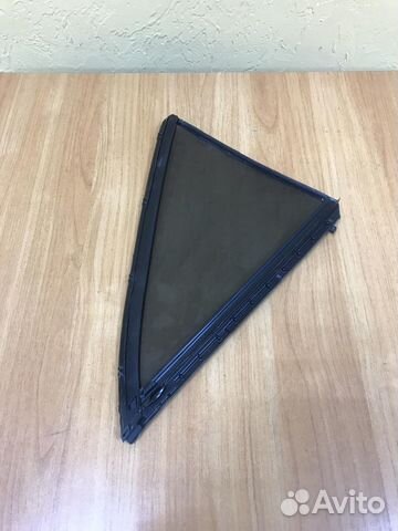 Стекло задней левой двери глухое