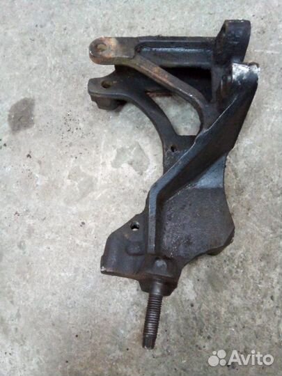 Кронштейн генератора Ford Mondeo 1993-2000