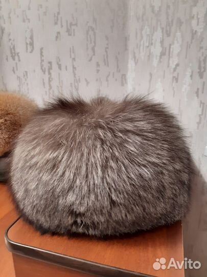 Женские меховые шапки