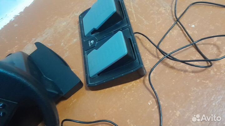 Игровой руль logitech