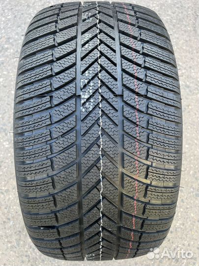 Bridgestone Blizzak LM-005 295/35 R21 107V