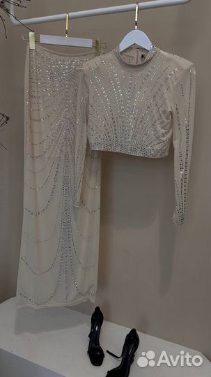 Костюм вечерний в камнях