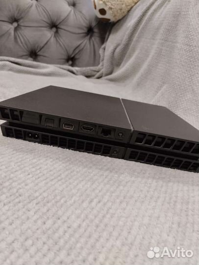 Sony PlayStation 4