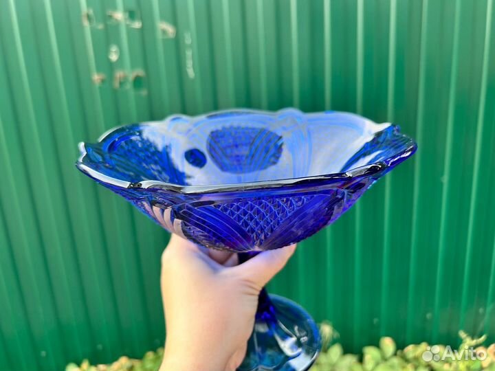 Синяя ваза на ножке СССР кобальт